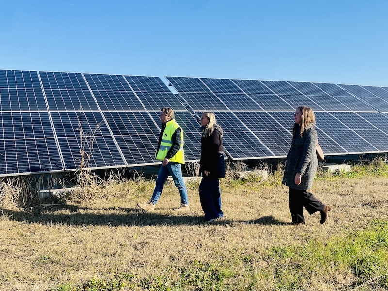 Acque del Chiampo | Sopralluogo all’impianto fotovoltaico che fornisce energia pulita al depuratore industriale per la concia con le sindache di Arzignano e Montorso