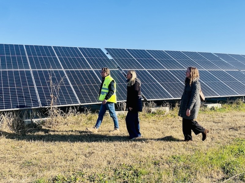 Acque del Chiampo | Sopralluogo all’impianto fotovoltaico che fornisce energia pulita al depuratore industriale per la concia con le sindache di Arzignano e Montorso